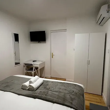 Luciano Cordeiro Quarto em Acomodações Particulares